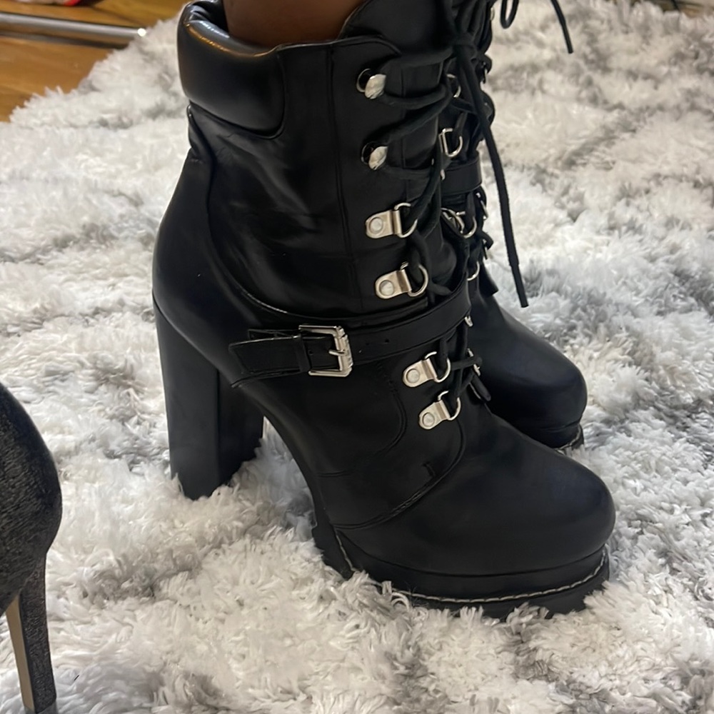 High boots black